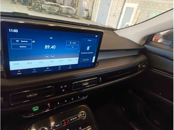Car image 25