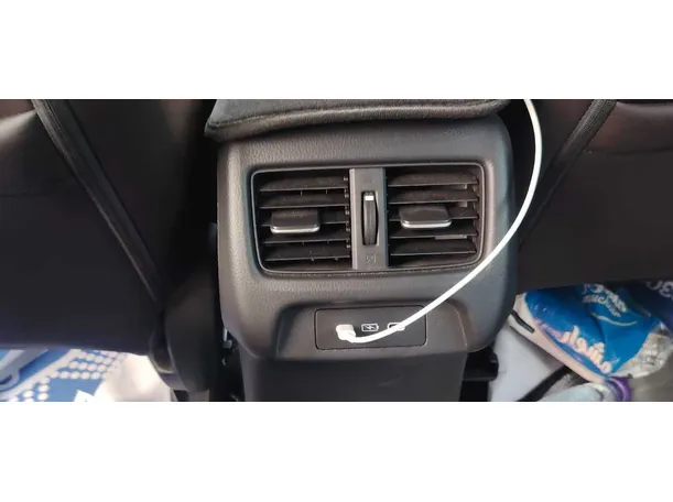 Car image 27