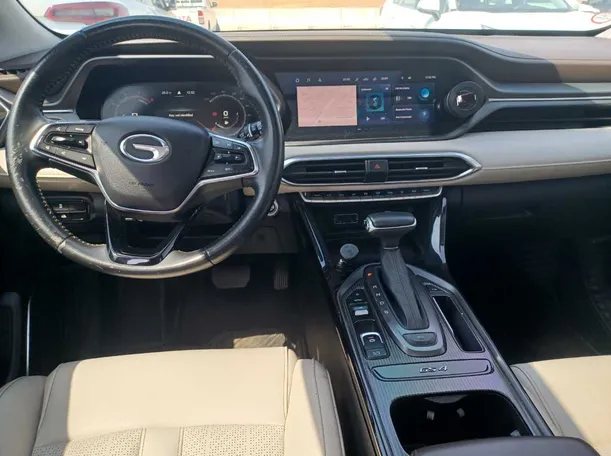 Car image 16