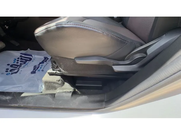 Car image 26