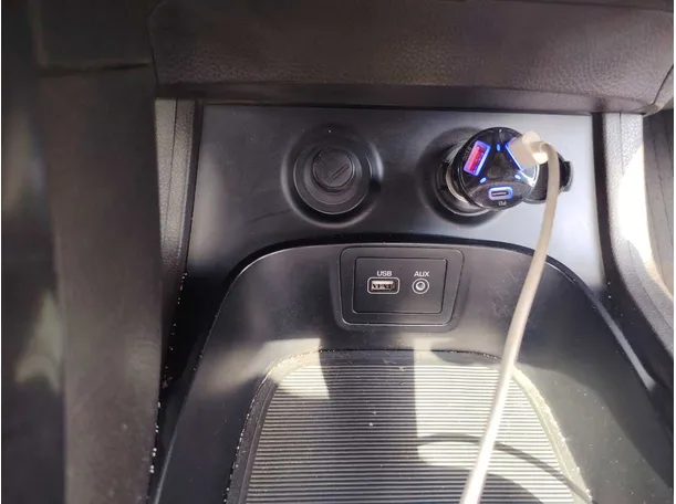 Car image 30
