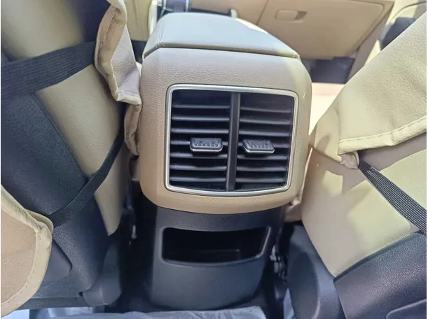 Car image 33