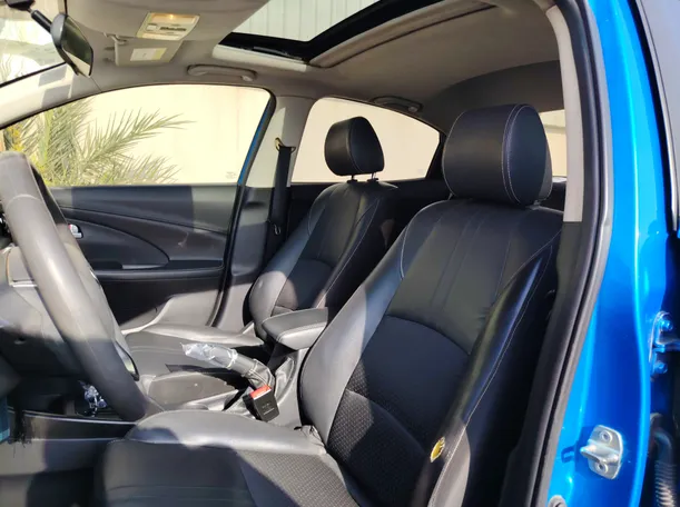 Car image 13