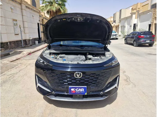 Car image 25