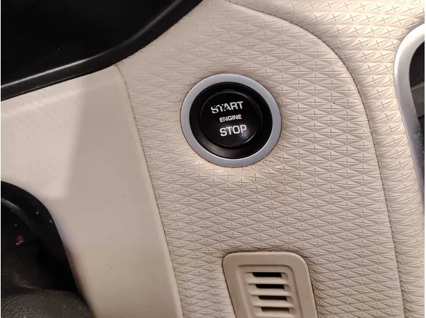 Car image 32