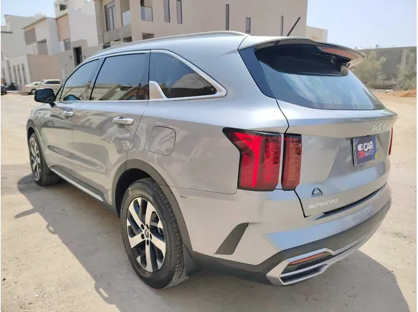 Car image 7