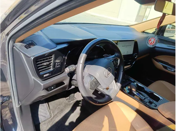 Car image 15