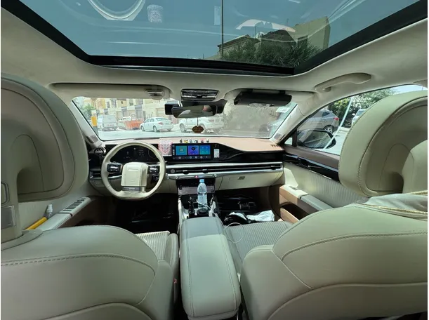 Car image 15