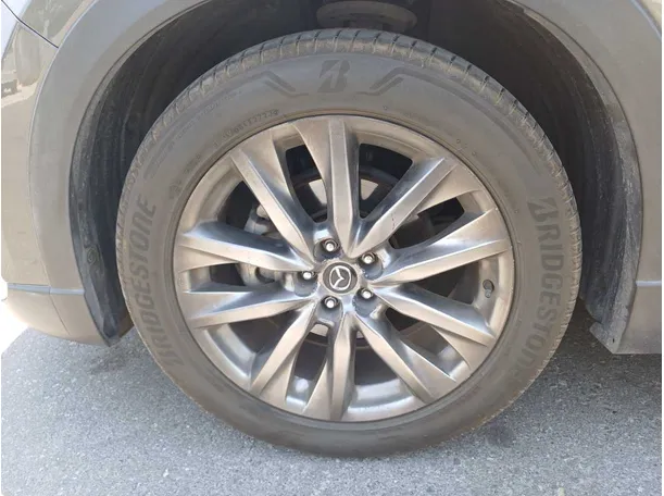 Car image 10