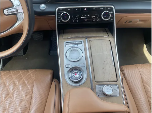 Car image 19