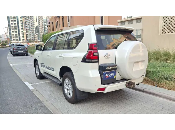 Car image 7