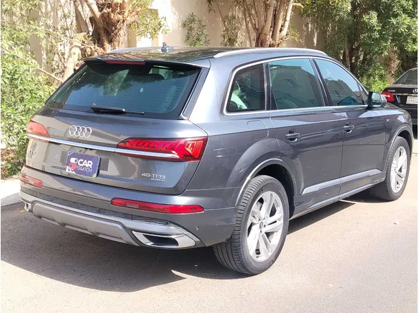 Car image 5