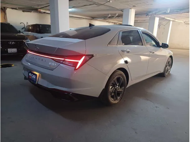 Car image 5