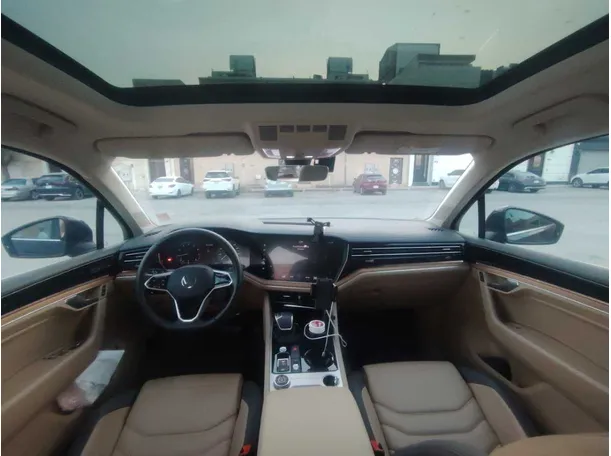 Car image 18
