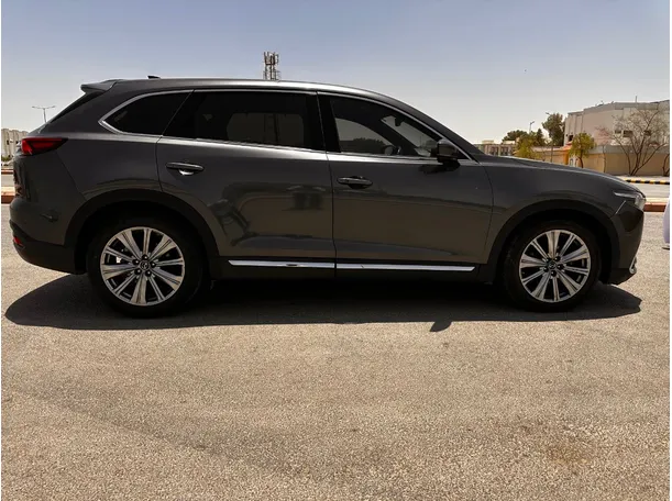 Car image 4