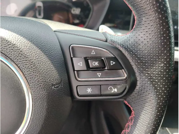 Car image 38