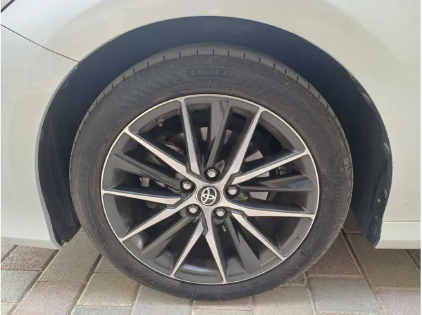 Car image 8