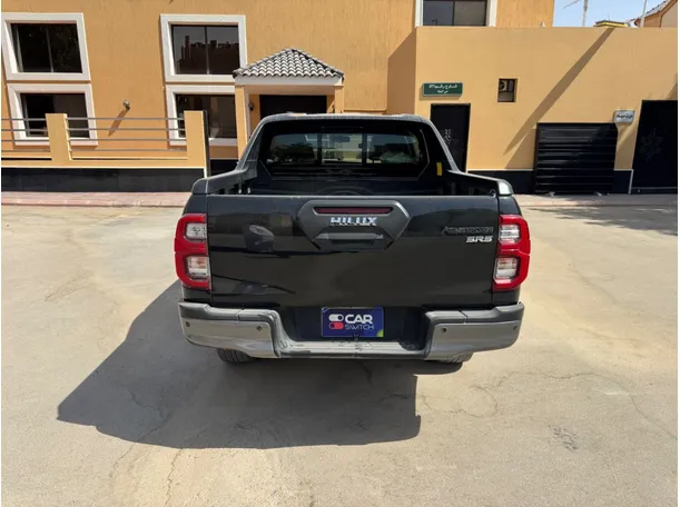 Car image 6