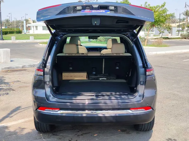 Car image 29