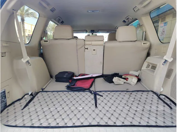 Car image 25