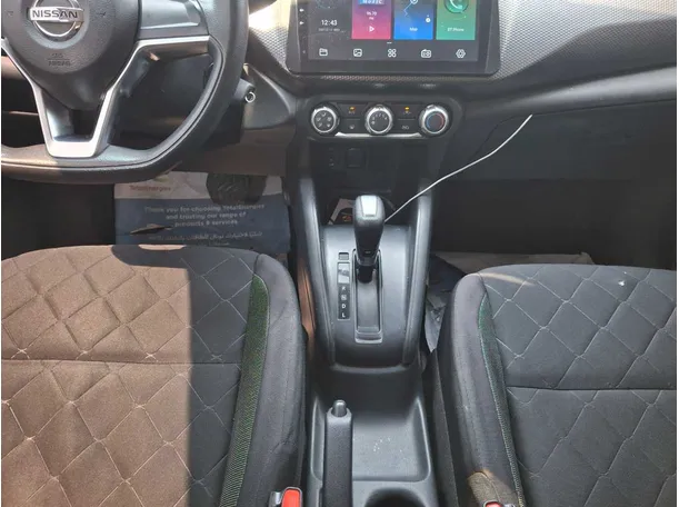 Car image 16