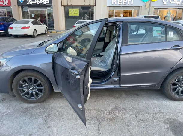 Car image 11