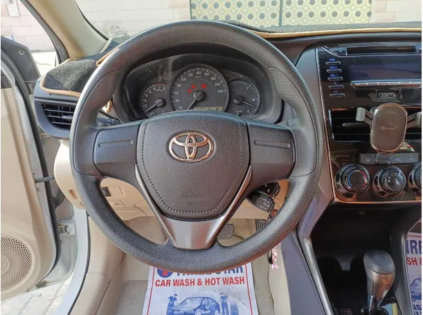 Car image 14