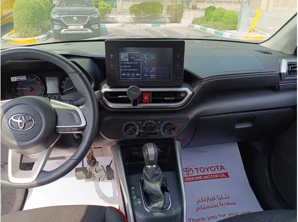 Car image 17