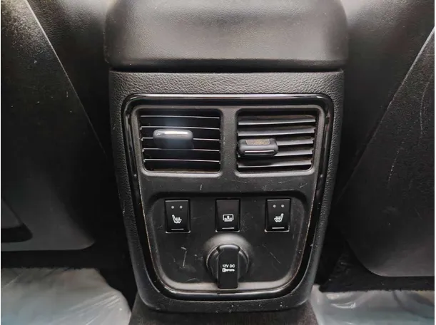 Car image 29