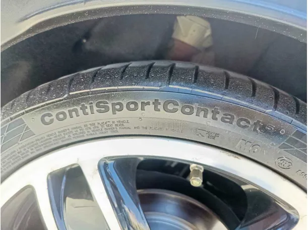 Car image 34