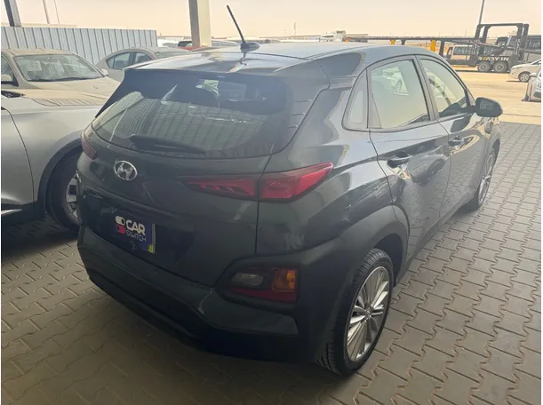 Car image 4