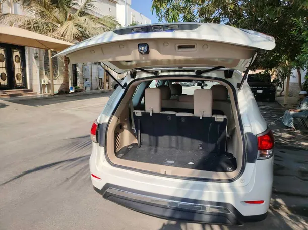 Car image 29
