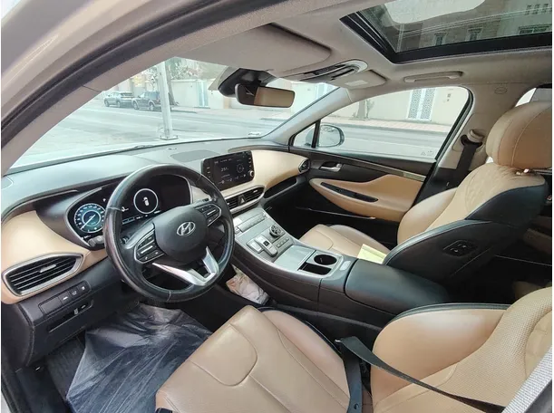Car image 11
