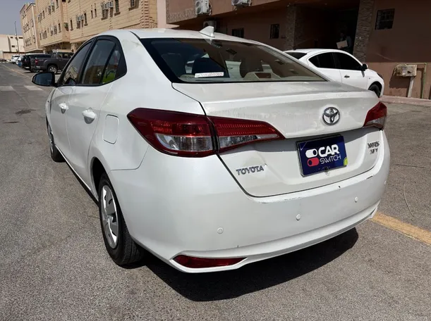 Car image 7