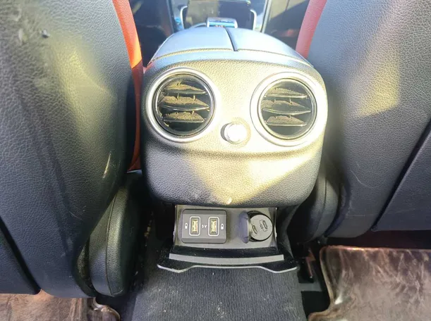 Car image 33