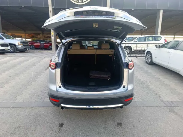 Car image 26