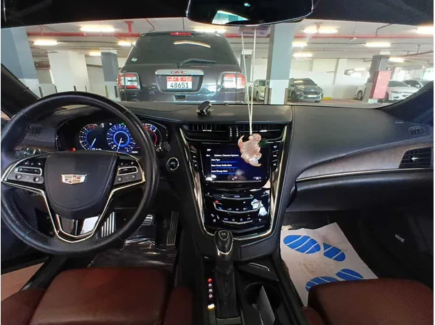 Car image 15