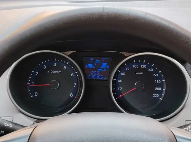 Car image 23