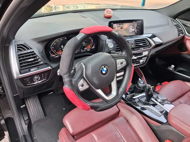 Car image 11