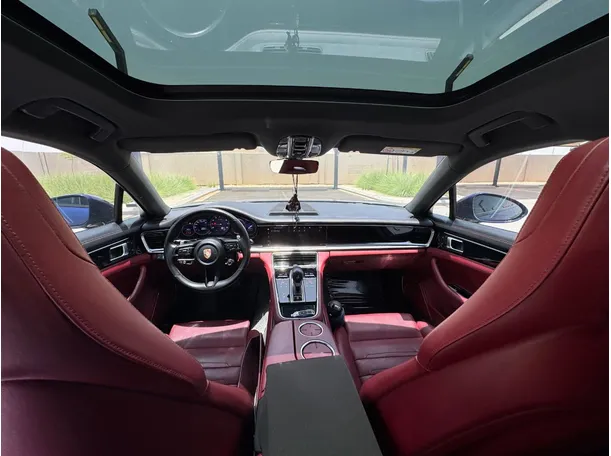 Car image 14