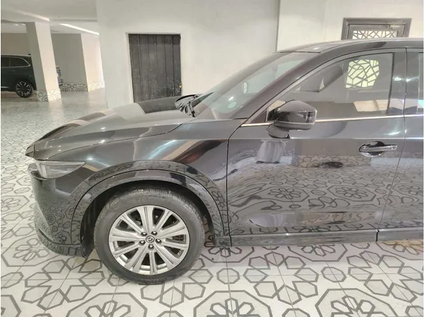 Car image 9
