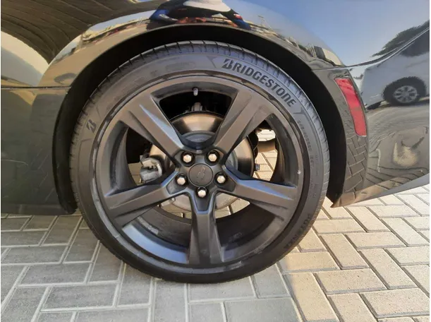 Car image 9