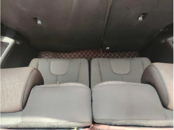 Car image 41