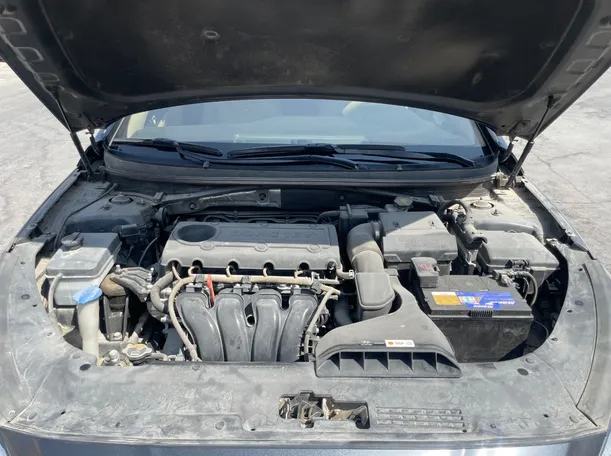 Car image 25