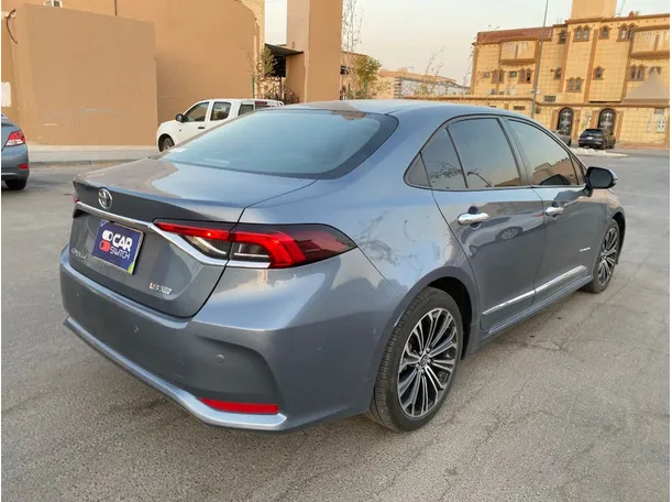 Car image 5
