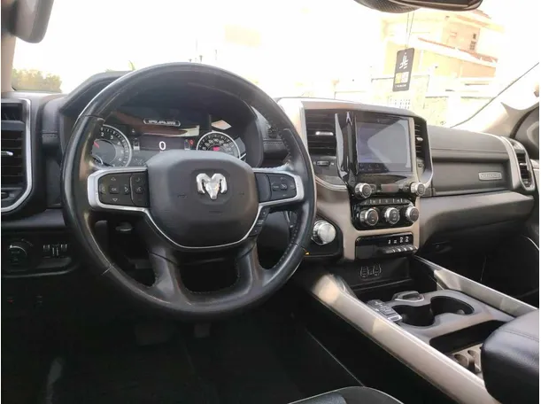 Car image 27