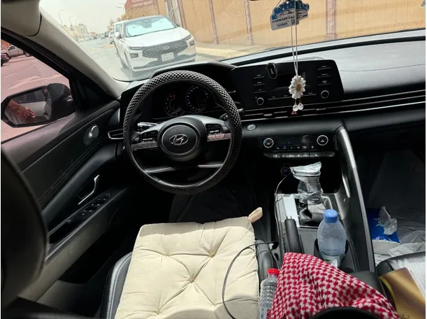 Car image 18