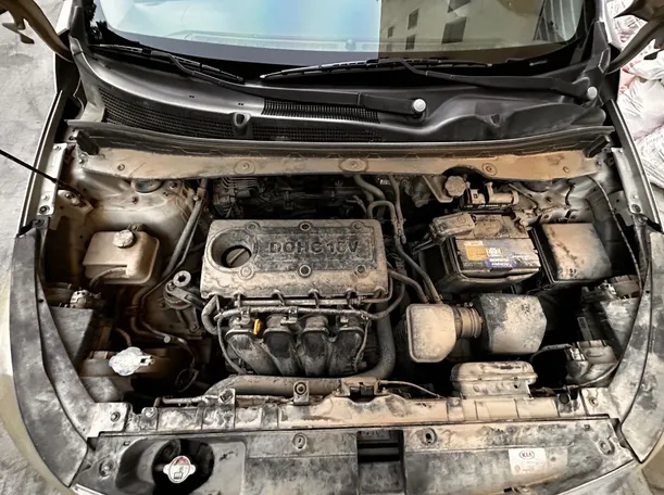 Car image 25