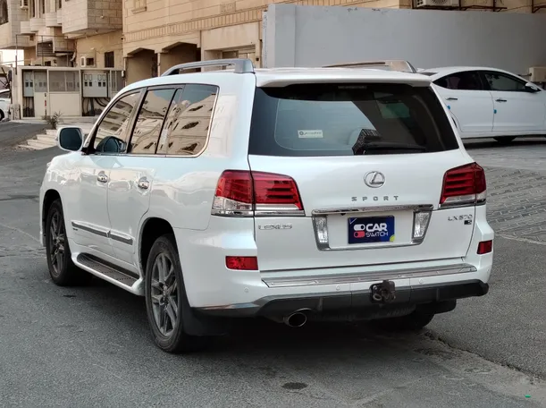 Car image 7