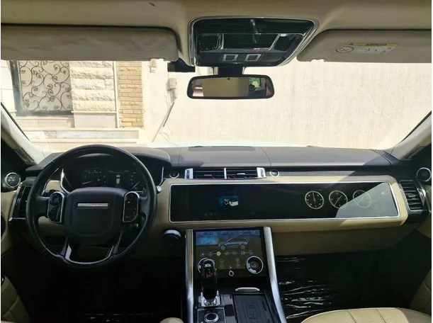 Car image 16